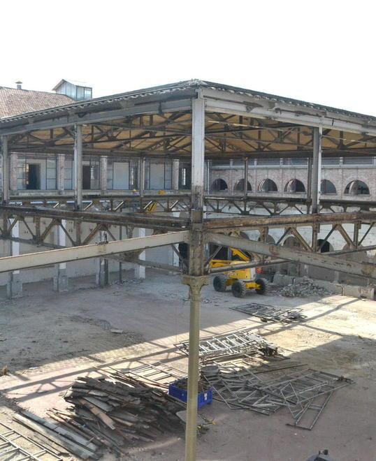 Ruspe, rumori e macerie Così la Manifattura rivive 