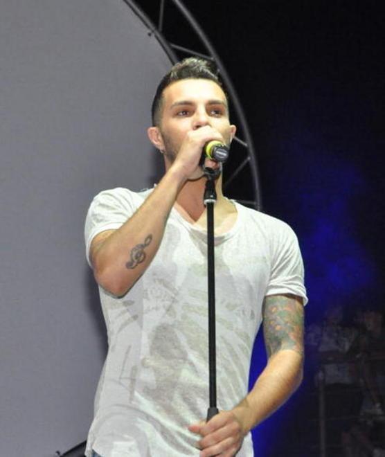 Migliaia di ragazzi in piazza, un trionfo per la musica pop 