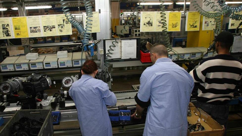 Sciopero in Piaggio per il troppo caldo nel reparto “3R”