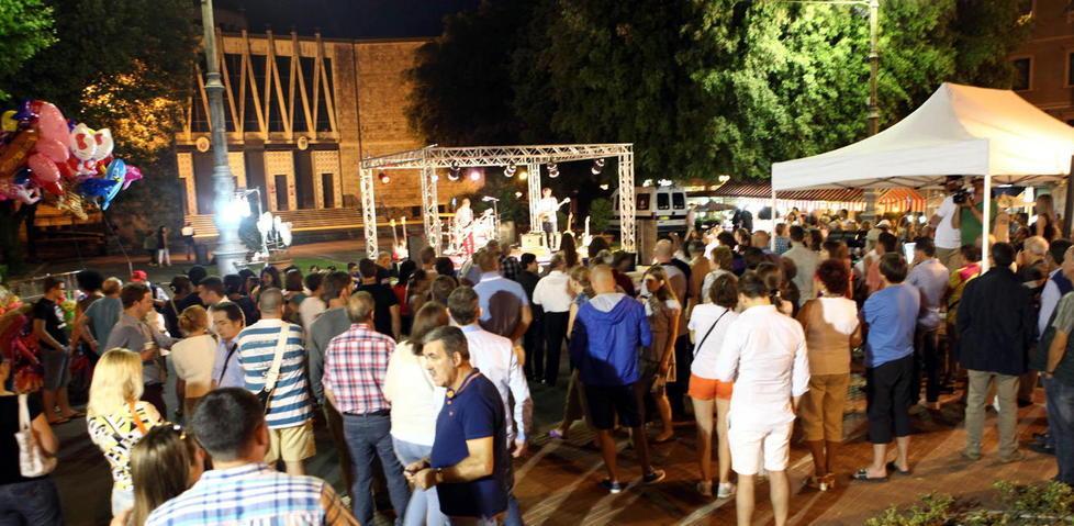 “Sere d’estate” al debutto dopo le polemiche nel Centro commerciale naturale 