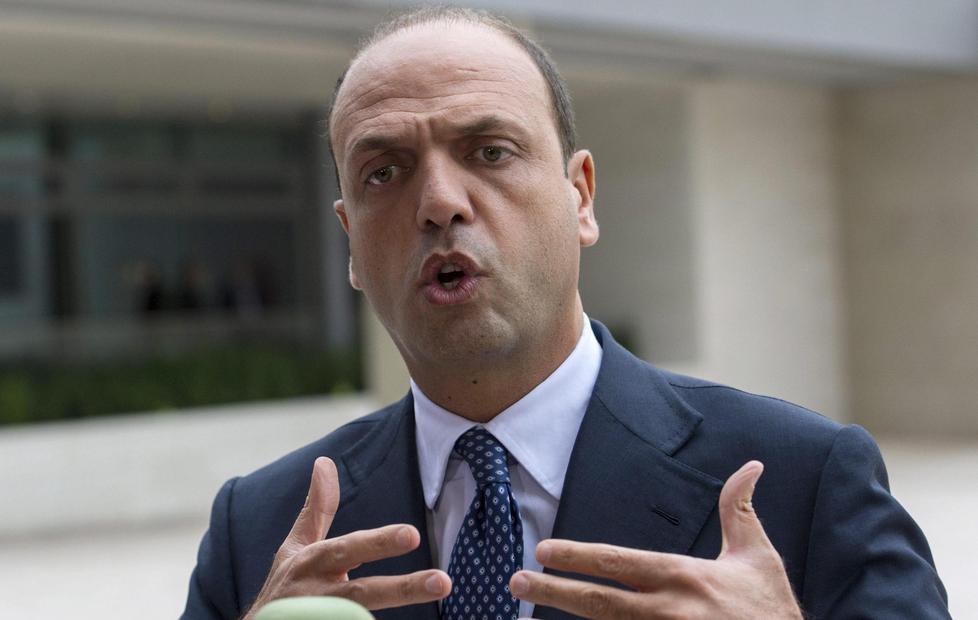 Anche Alfano e Calderoli commentano il blitz 