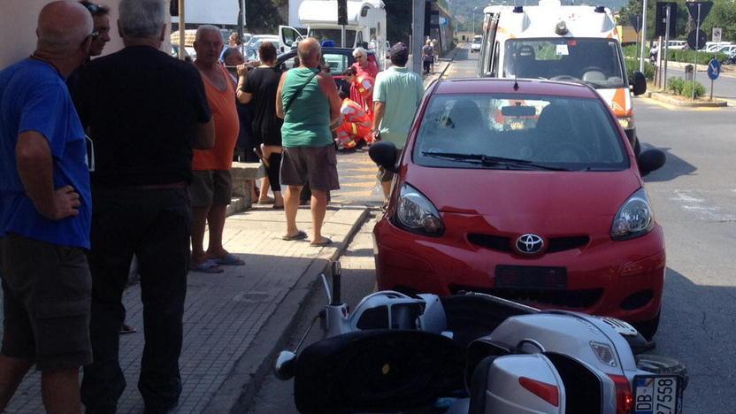 Un altro incidente alla rotatoria del porto