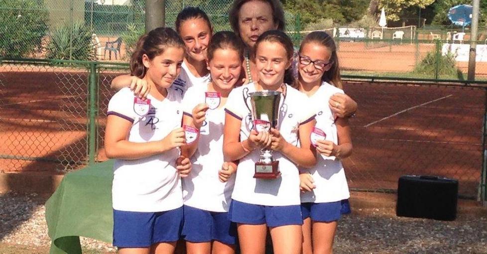 Le ragazze under 12 del Ct Lucca si aggiudicano il titolo regionale 