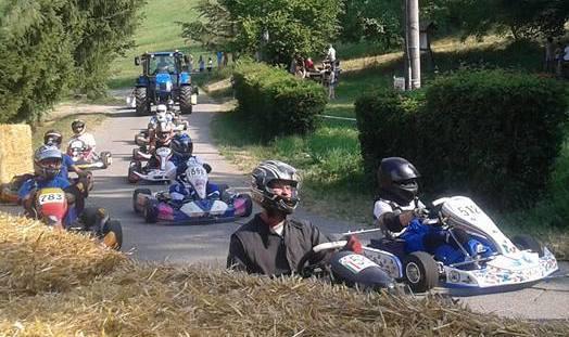 Brividi lungo i tornanti con le carrettelle di Manno 