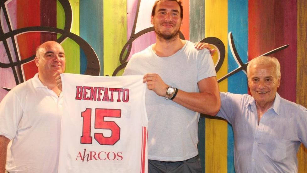 Basket. Benfatto è entrato nel mondo centese: «Si può vincere»