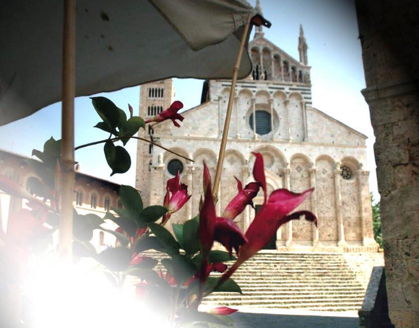 Massa Marittima sfida l'Ue: è la capitale del "libero scatto" 