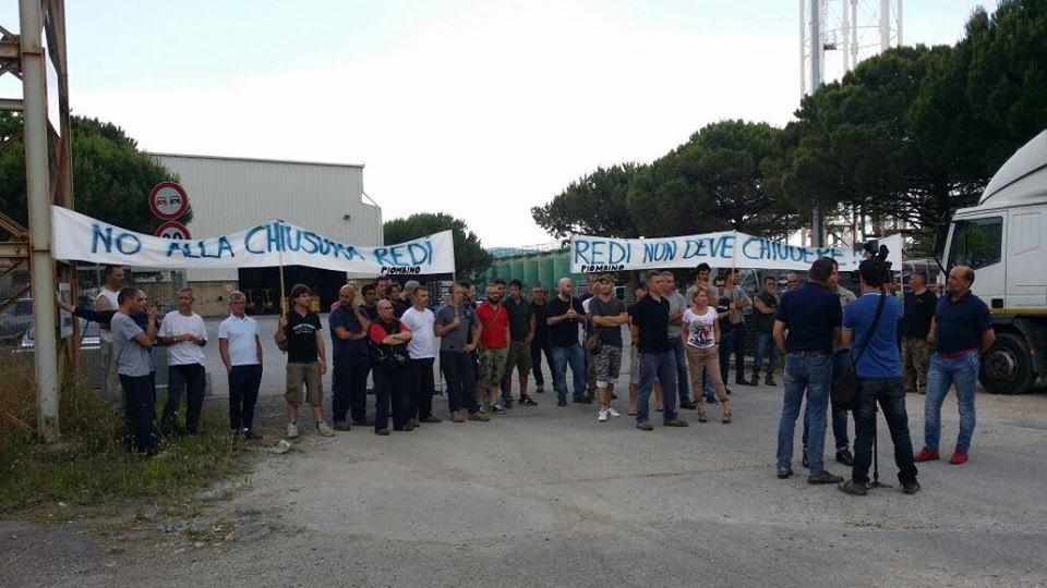 Una manifestazione dei lavoratori Redi