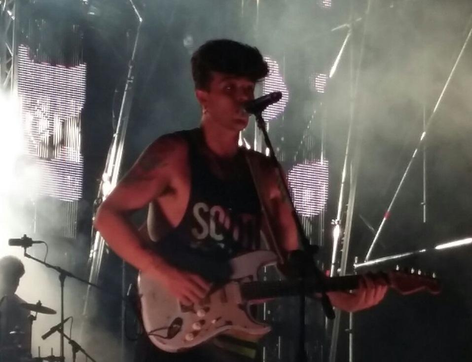 Stash alla chitarra nel concerto zero di Castel del Piano