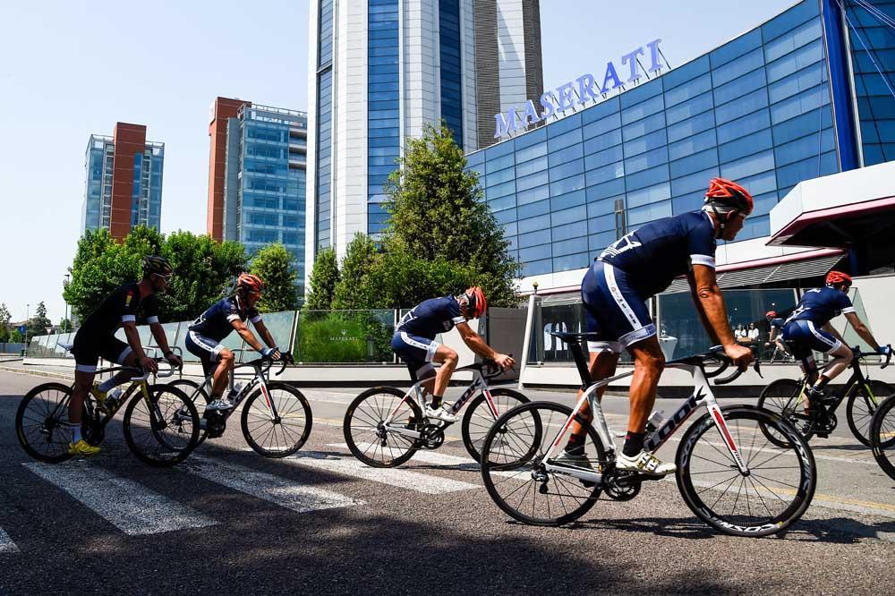 Parigi-Modena in bicicletta tour benefico con destinazione Maserati