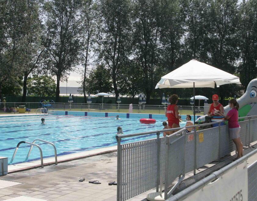 Due bimbe molestate: imprenditore arrestato in piscina 