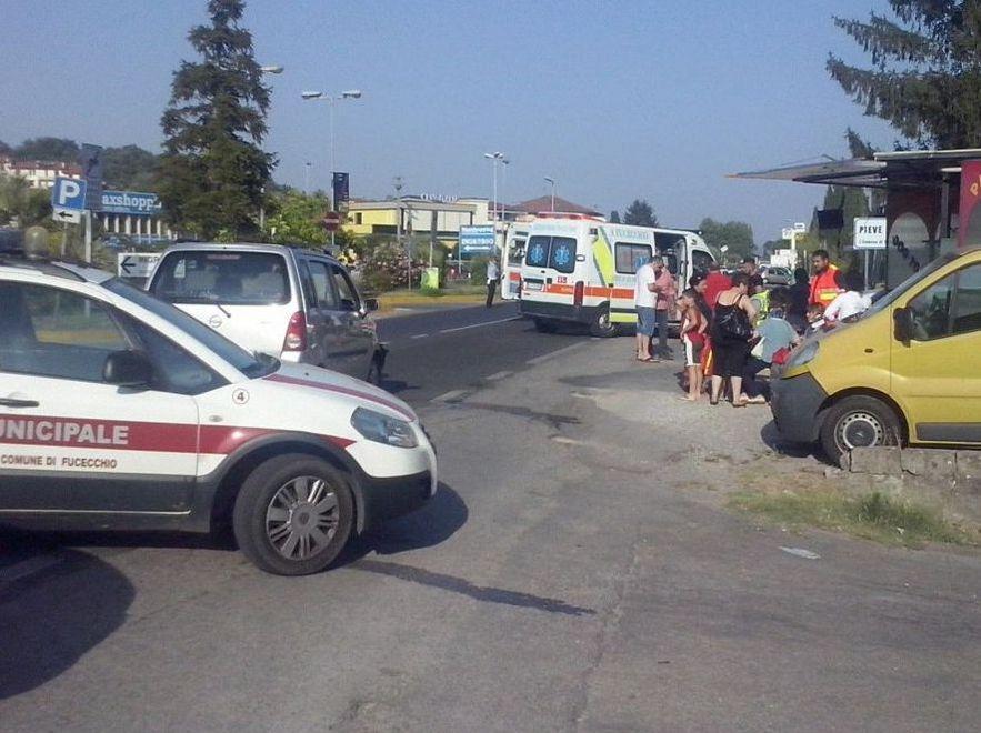 Madre e due bambini feriti nell’incidente