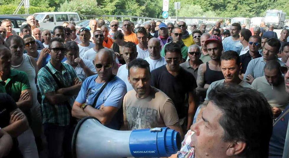Marmo, riparte il dialogo ma la distanza non è poca 