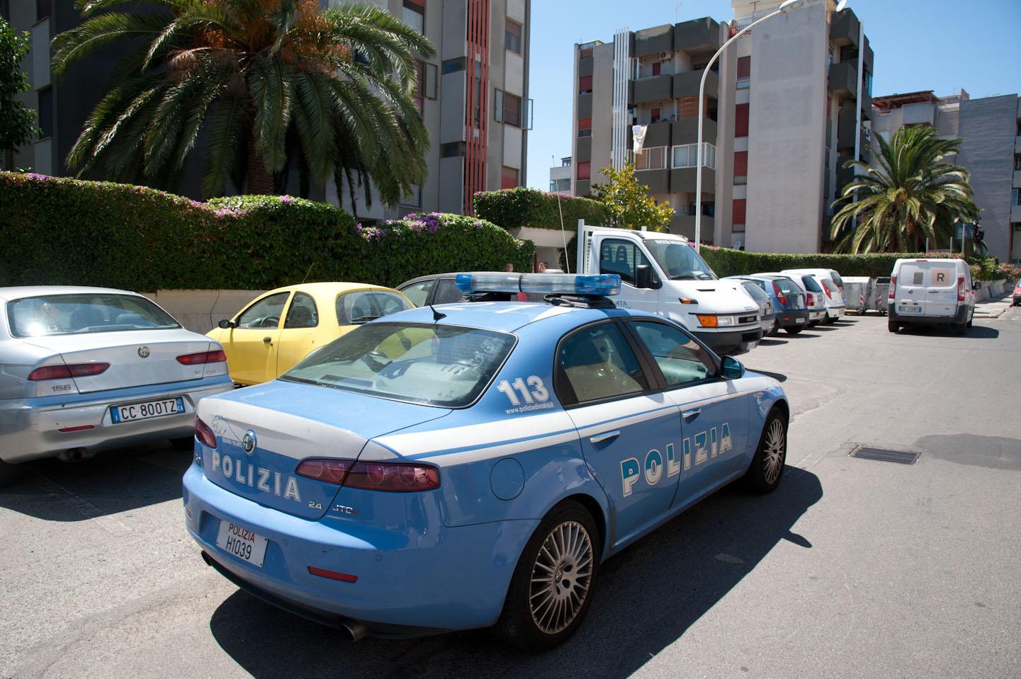Cagliari, baby gang di ladri bloccata mentre tenta l'assalto a tre negozi 