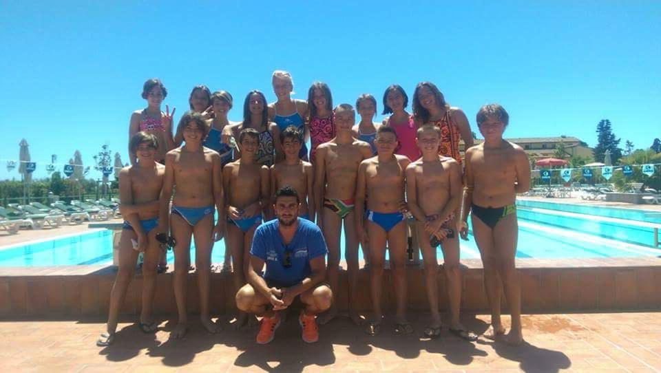 La formazione degli Esordienti A della Società Nuoto Piombino