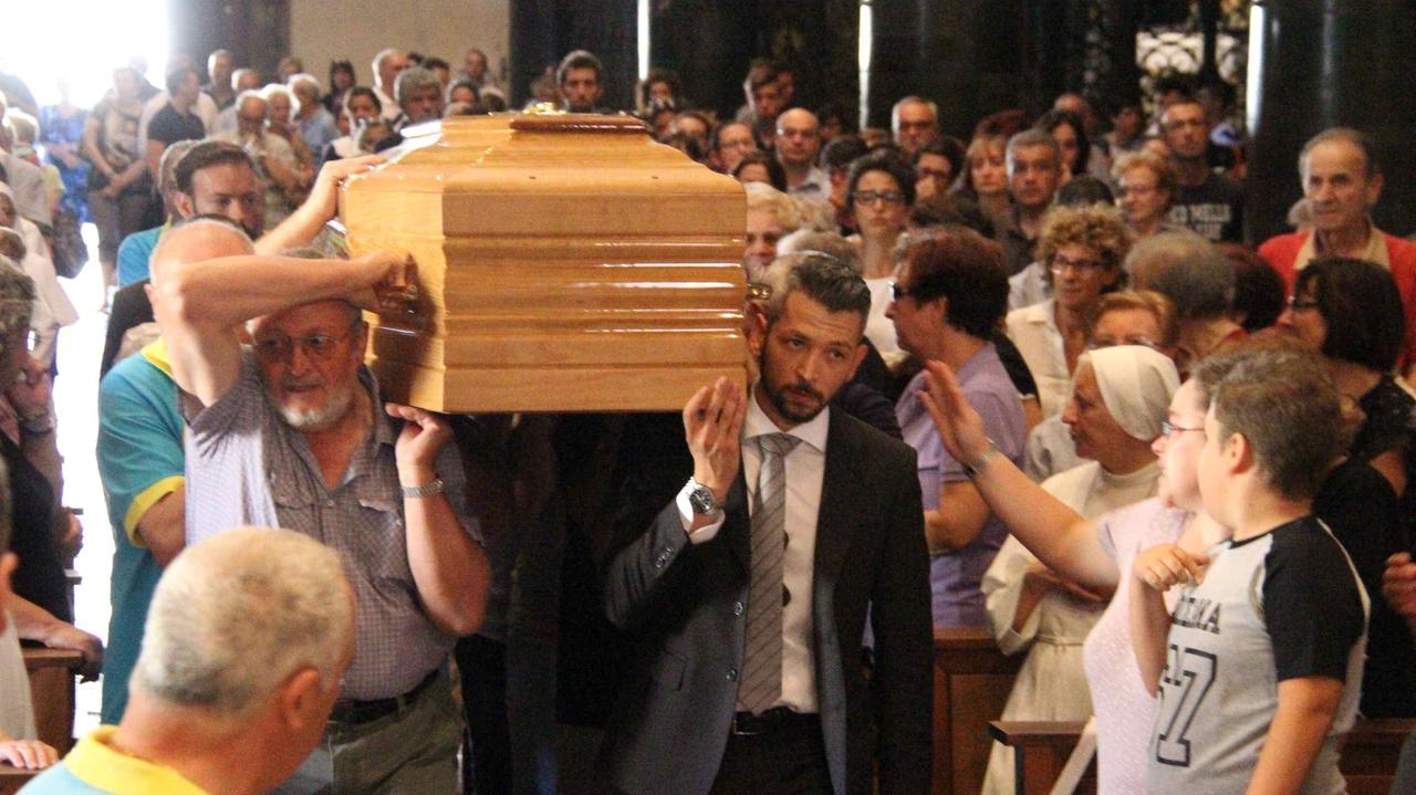 L'addio a don Luca in Cattedrale