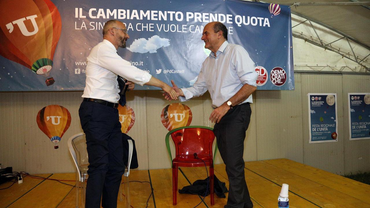 A sinistra il direttore Monestier e a destra Pier Luigi Bersani