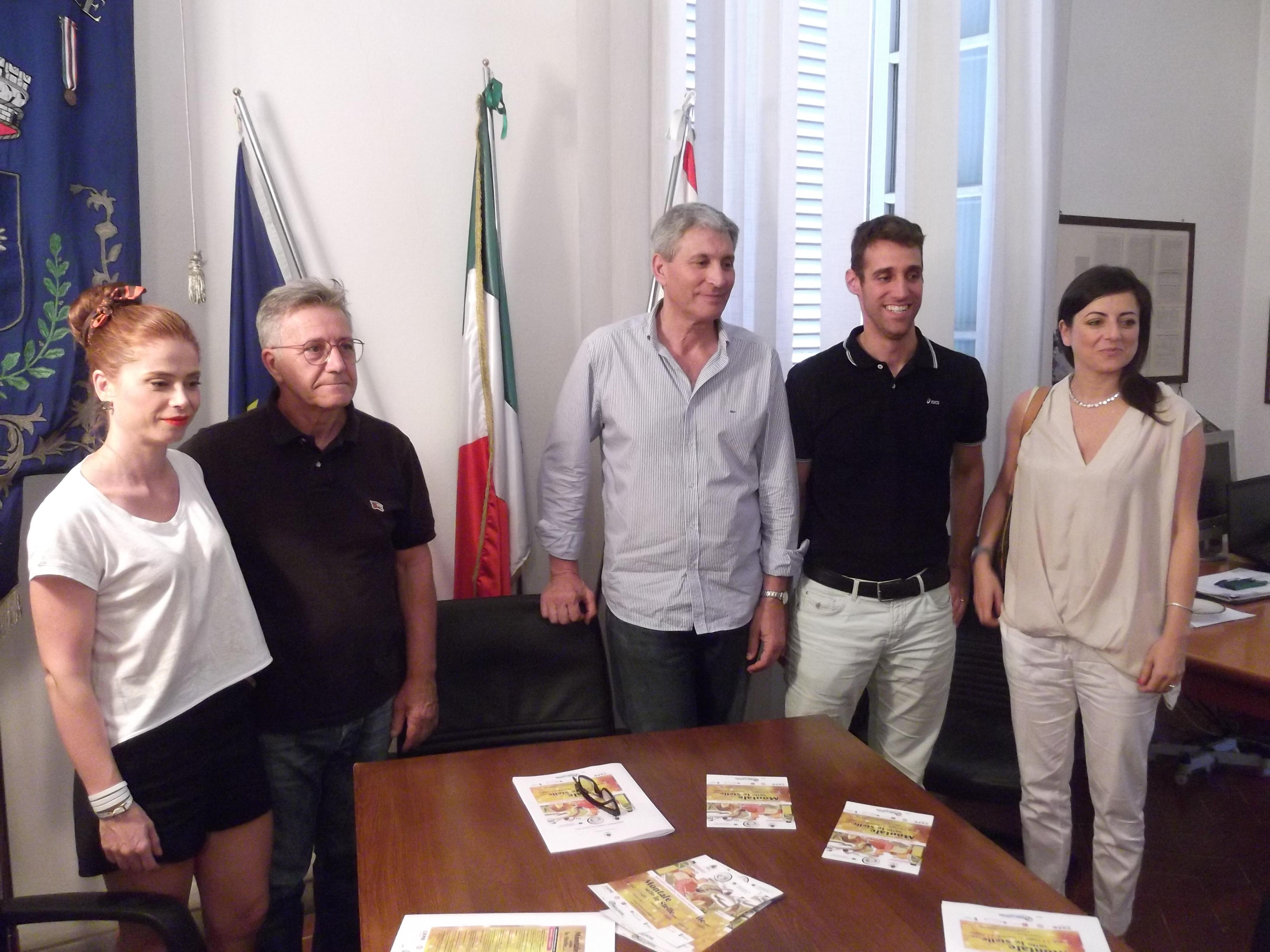 Da sinistra l'assessore Menicacci, Bertini (Ccn), il sindaco Betti e Corsini (Confcommercio)