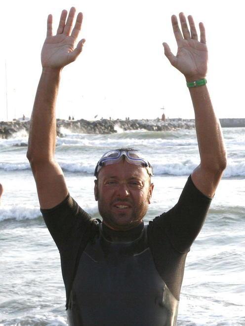 A nuoto da La Spezia a Viareggio 