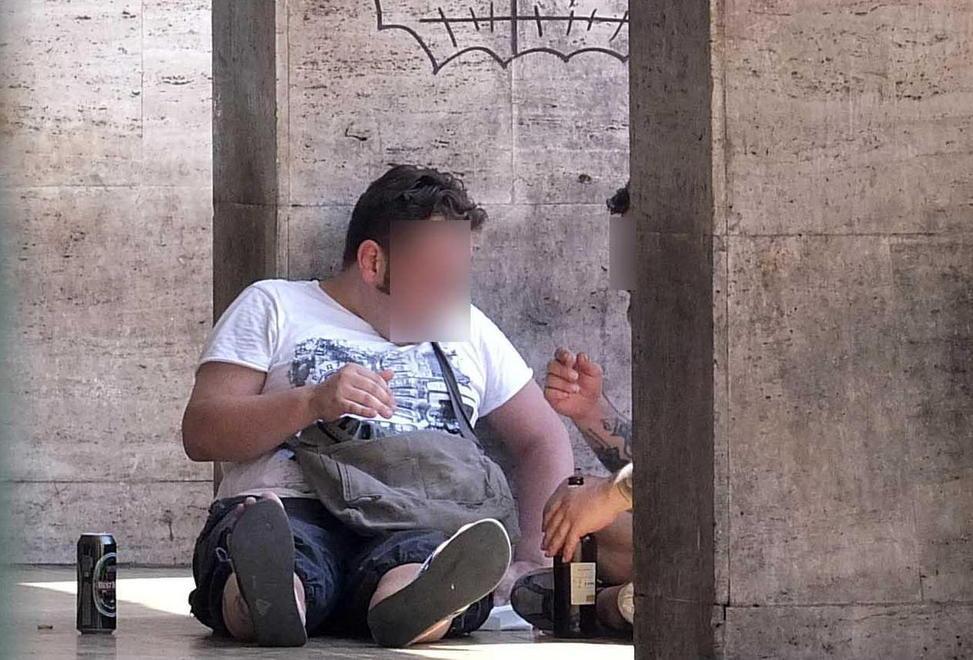 Turisti accolti da scippatori e degrado 
