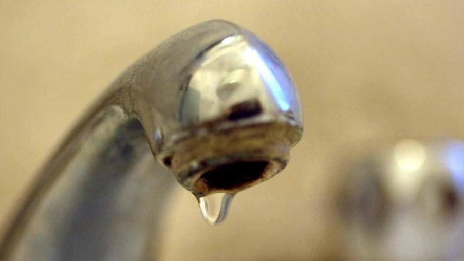 Consumi d’acqua superiori dell’11%, è già allarme siccità