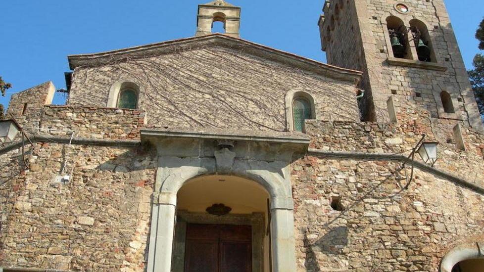 Via il parroco dopo 8 mesi E i fedeli scrivono al vescovo