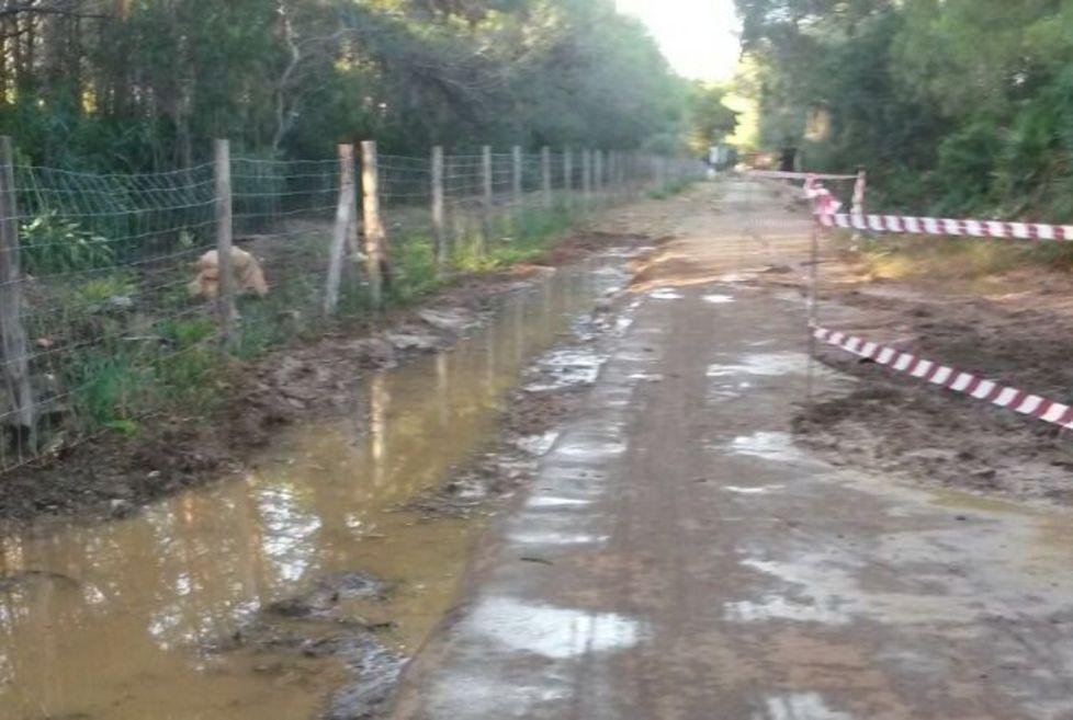 La pista ciclabile di Fertilia perennemente allagata