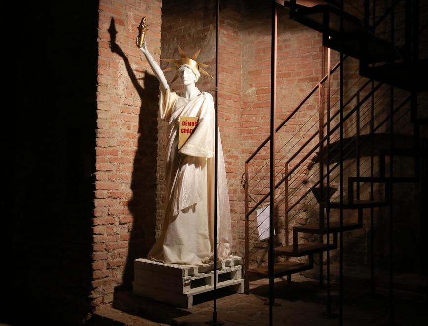 Travestimenti della scultura 