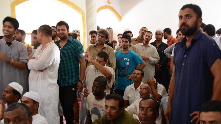 Il sindaco di Olbia Gianni Giovannelli incontra i musulmani nella moschea