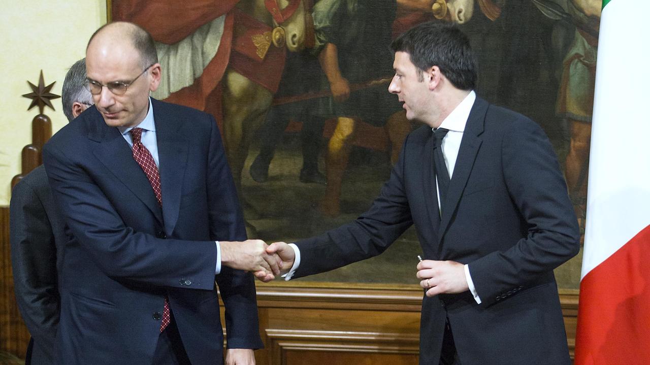 Enrico Letta e Matteo Renzi in un'eloquente immagine