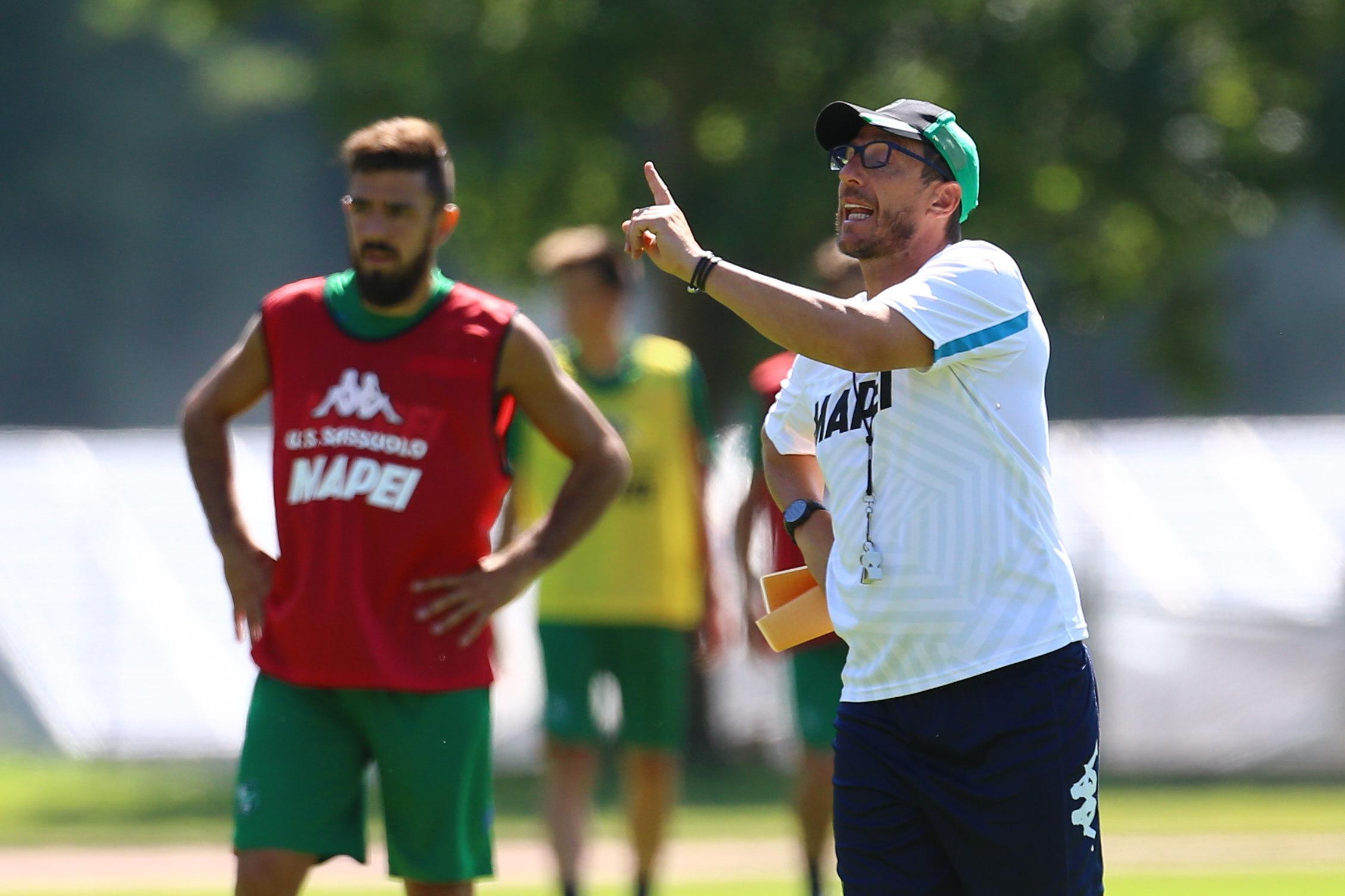Di Francesco dirige l'allenamento neroverde