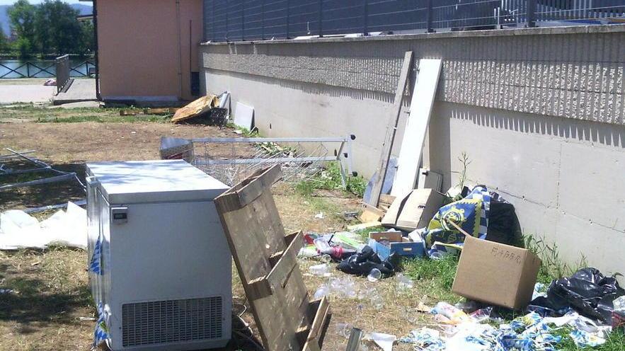 Il Giugno aglianese è finito ma i rifiuti sono ancora lì