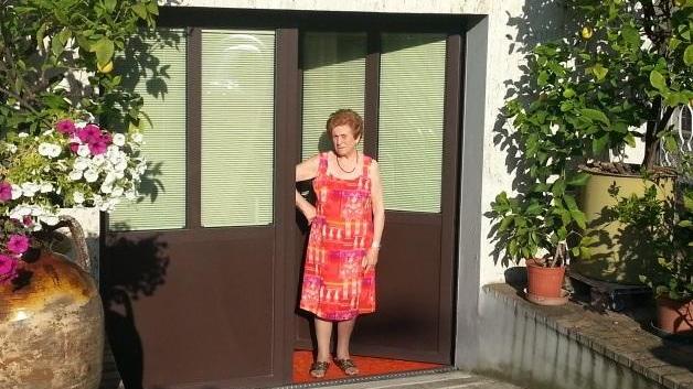 Sassuolo, finge emergenza amianto e le ruba oro e denaro