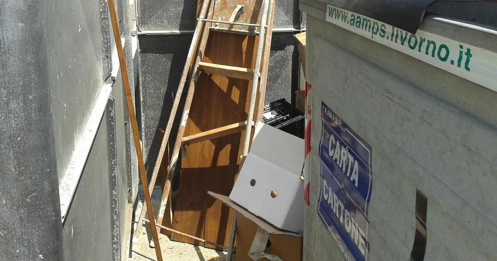 Un bottino nascosto ai cassonetti