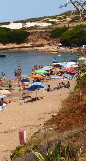 Analisi a S’Archittu: l’acqua è pulita, la sabbia ancora no 