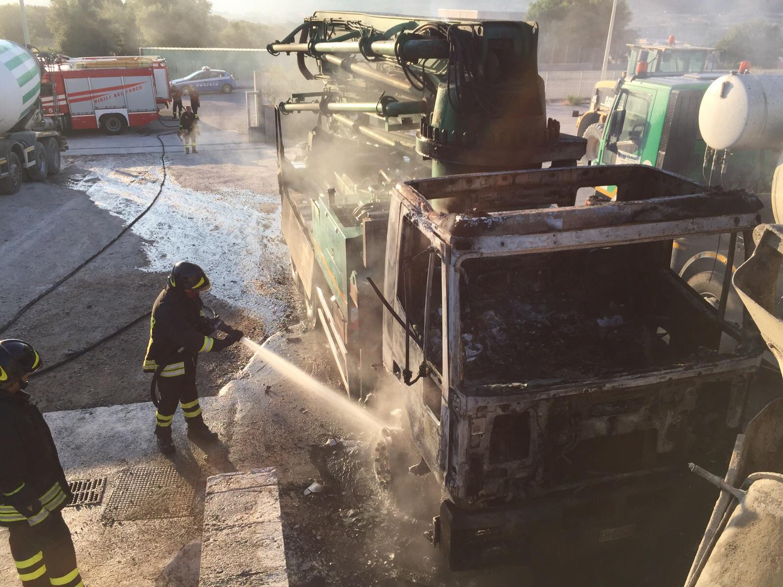 Notte di incendi a Nuoro, Ortueri e Mamone
