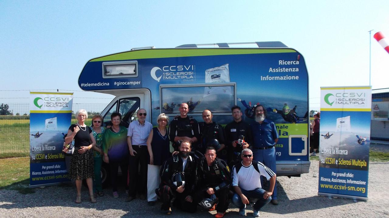 Il camper dell'associazione Ccsvi nella sm
