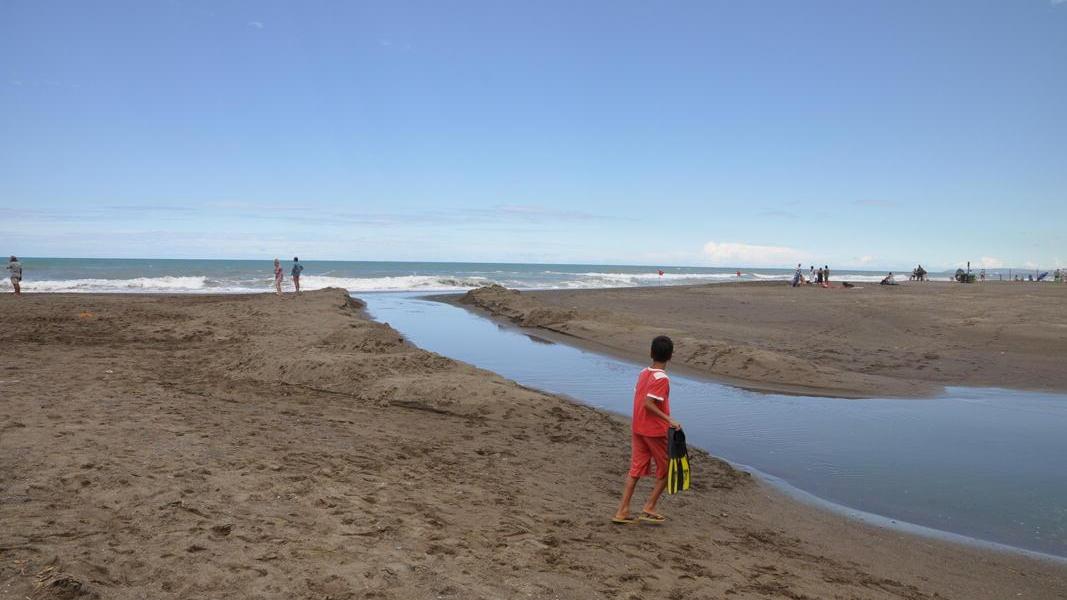 Una veduta della spiaggia al Seggio di Marina di Castagneto