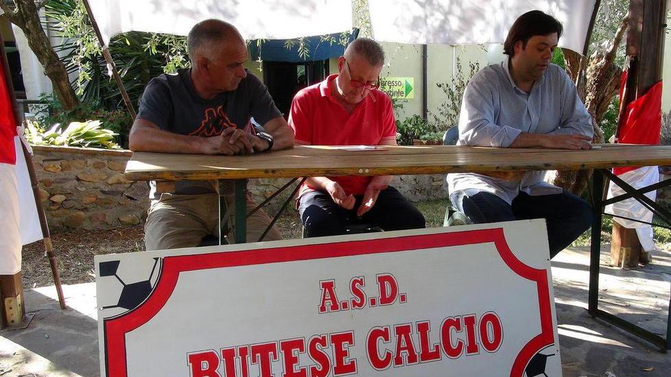 Tra Butese e Comune è guerra per la convenzione del campo