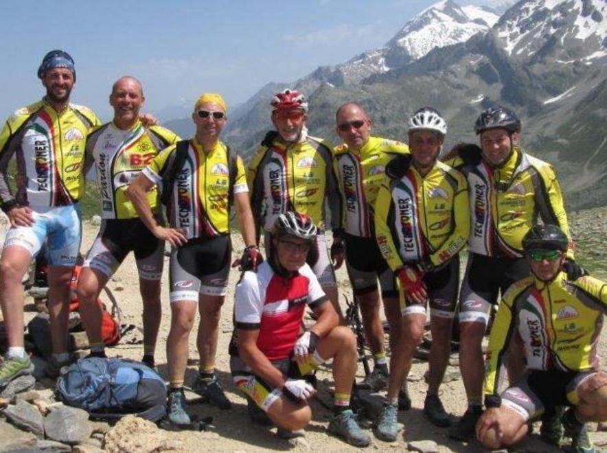 In mountain bike intorno al Monte Bianco