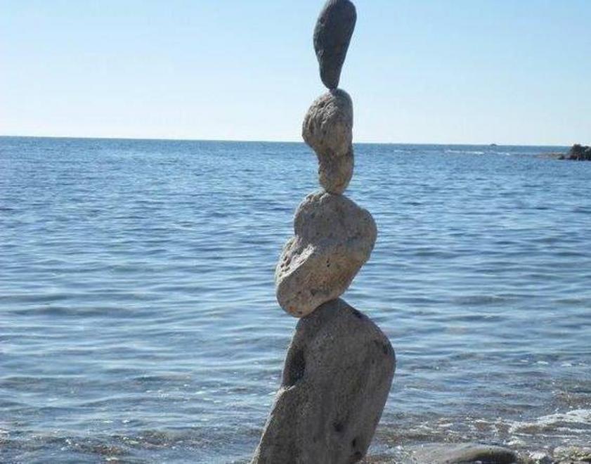 Pietre in equilibrio tra arte e spiritualità