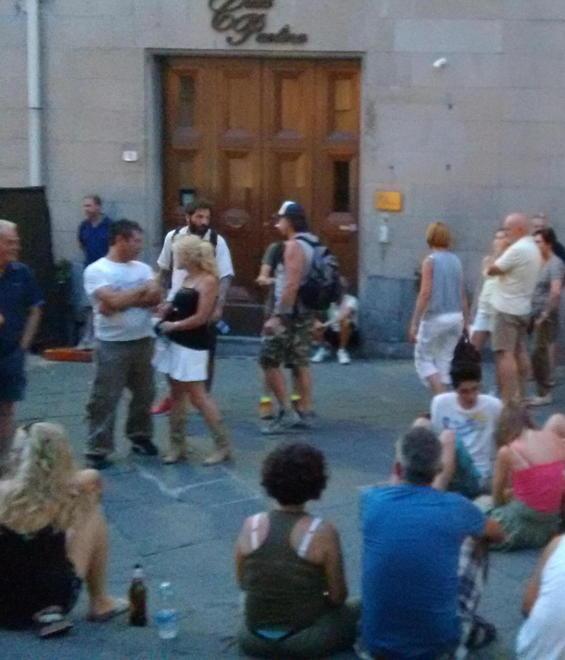 In cima alla statua per carpire emozioni 