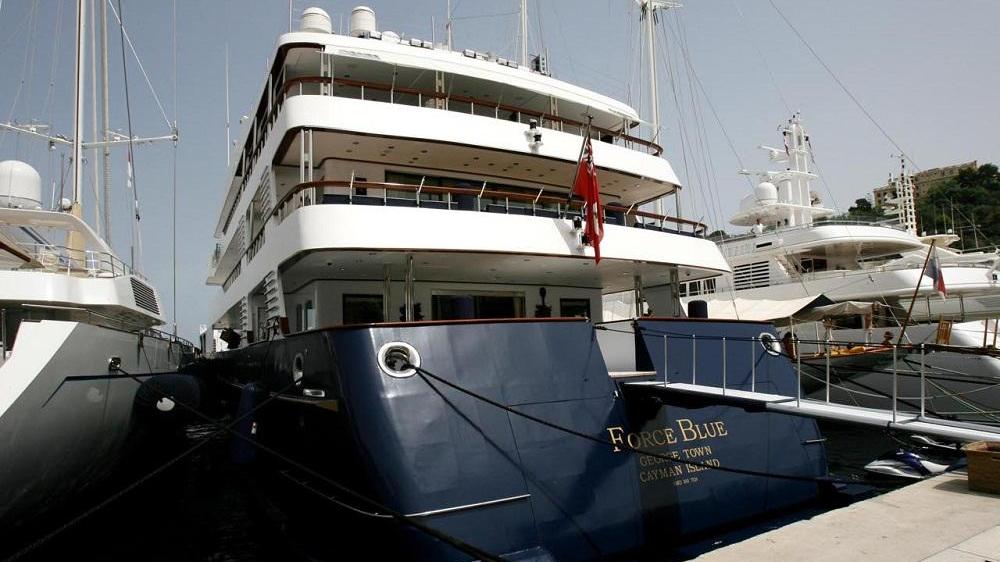 Il maxi yacht di Flavio Briatore, confiscato pochi giorni fa e autorizzato solo a fare attività di charter