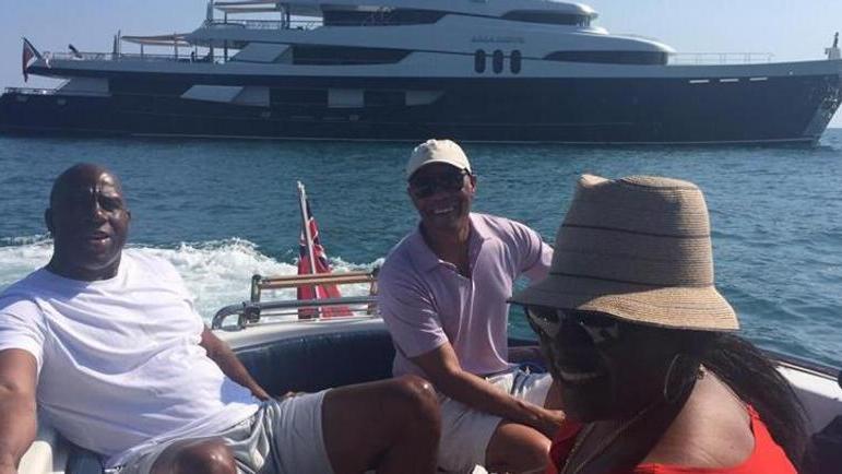 Magic Johnson in vacanza a Forte dei Marmi