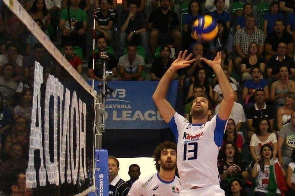Notte brava, in quattro cacciati dal ritiro 