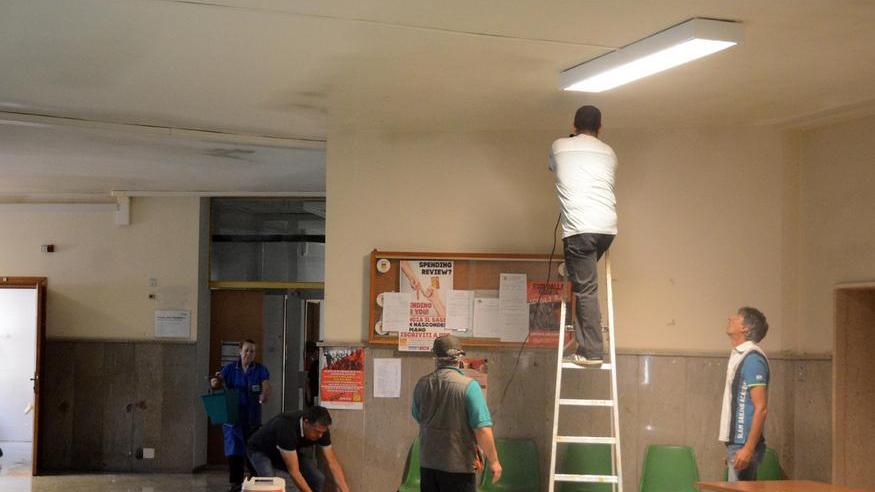 Si spacca un tubo, tribunale allagato