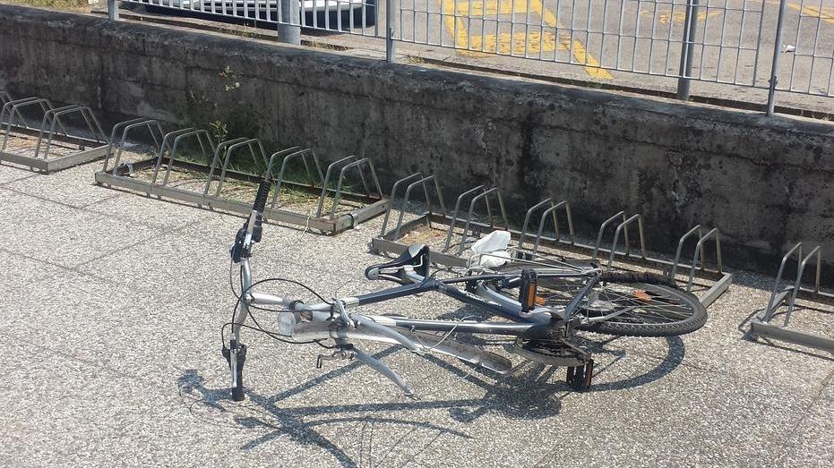Razziate due biciclette in tribunale