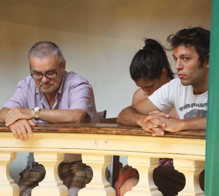 Vecchi prende tempo, è bagarre 