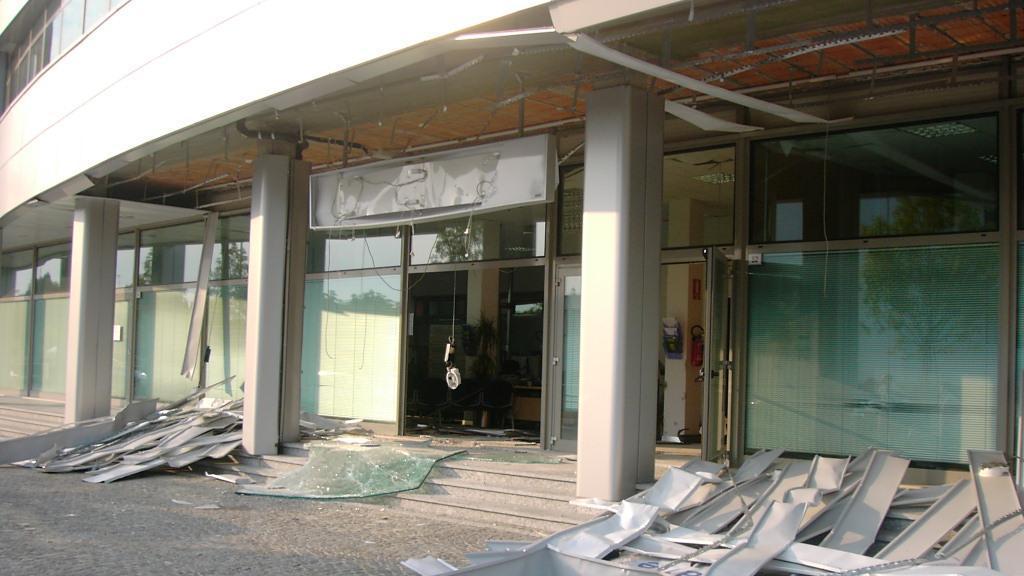 Sassuolo, attentato all'agenzia delle Entrate: in carcere due della banda Pelaggi