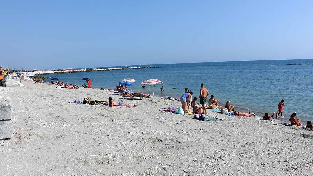 La spiaggia davanti alla Turimar