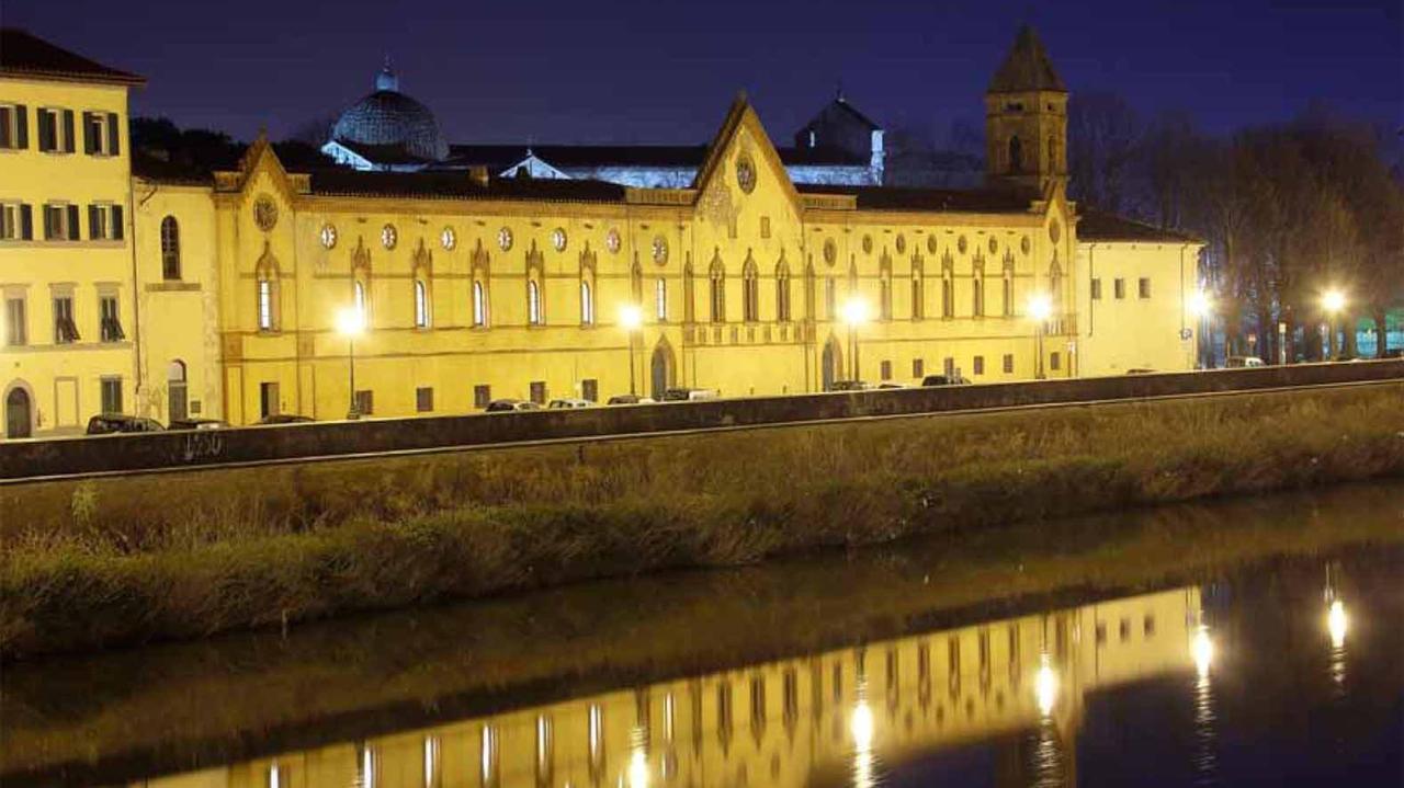 L'ex convento delle benedettine fotografato di notte da Fabio Muzzi